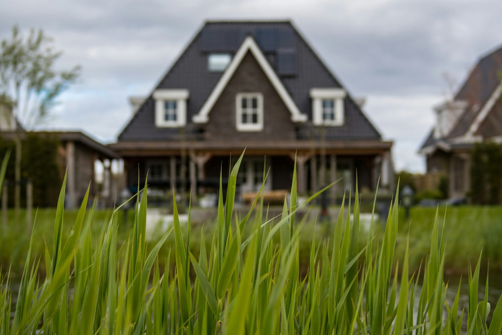 Real Estate Investing: Live in One Unit, Rent Out the Other
