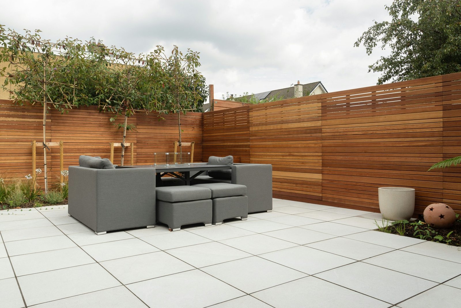 Outdoor Living Spaces on a Budget: 7 Smart Ideas for Your Backyard